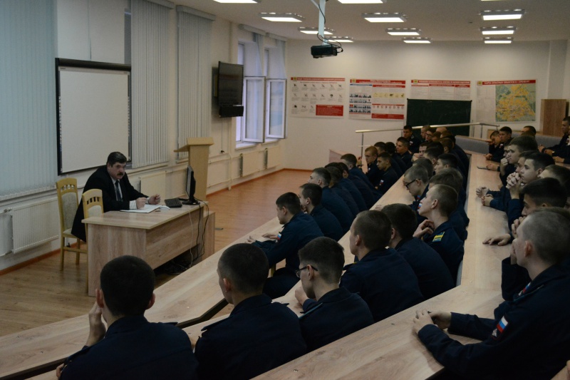 В Оренбургском президентском кадетском училище прошла встреча с судьей